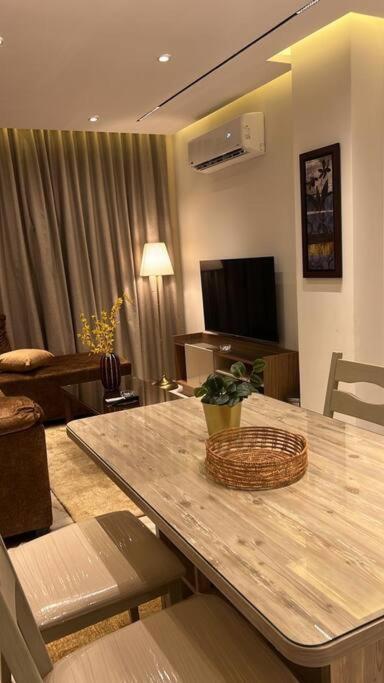 Cozy Corner-3 * Cairo
